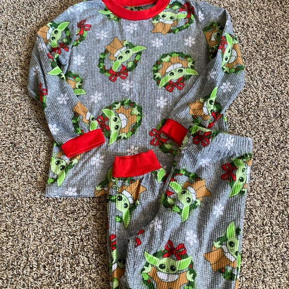 Boys Christmas Gray and Red Pajamas with Yoda Character Print - Picture 1 of 2